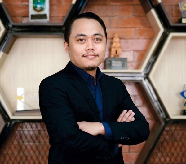 Foto dosen prodi destinasi pariwisata poltekpar nhi bandung bernama Erza Mutaqqin