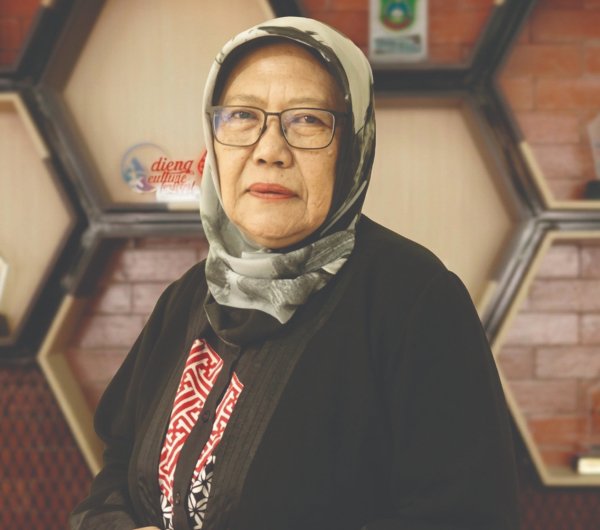Foto dosen prodi destinasi pariwisata poltekpar nhi bandung bernama Endah Trihayuningtyas