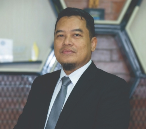 Foto dosen prodi destinasi pariwisata poltekpar nhi bandung bernama Zainal Mutaqin
